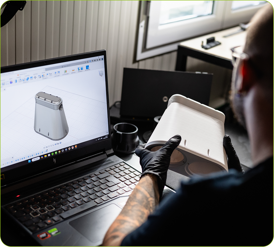 confronto tra modello 3D e prototipo fisico durante fase di prototipazione